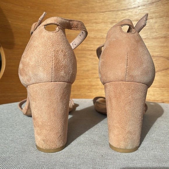 Stuart Weitzman Nearly Nude Dolce Suede Heels - Picture 4 of 11